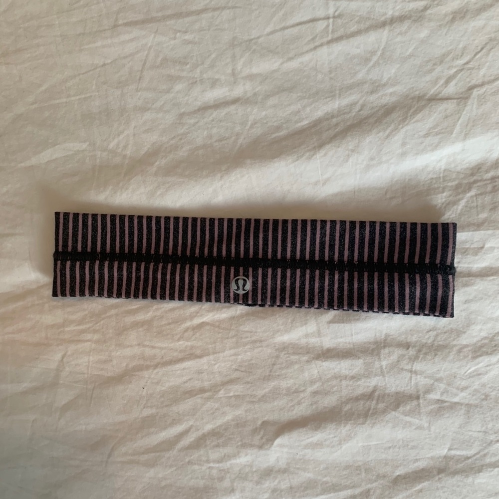 LULULEMON pink and grey stripped headband